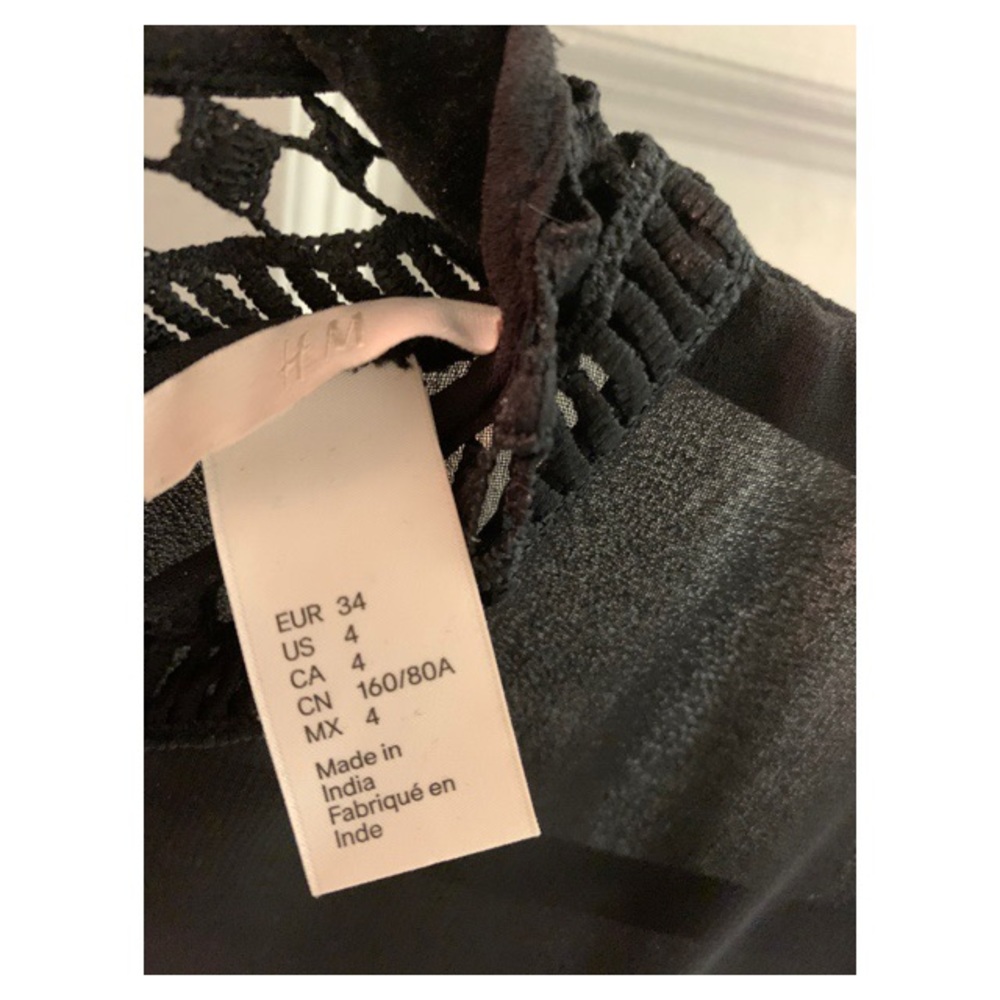 H&M long sleeve black boho dress. Size 4. - Picture 2 of 3